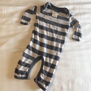 Burt’s Bees striped outfit